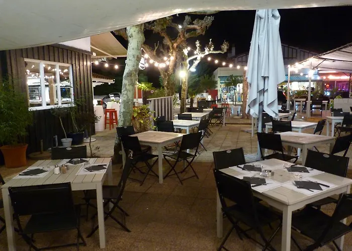 فندق Etche Ona 3*