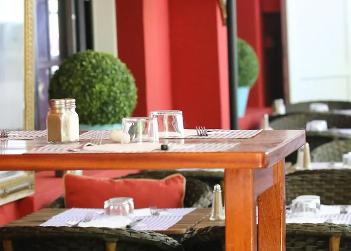 Etche Ona فندق 3*